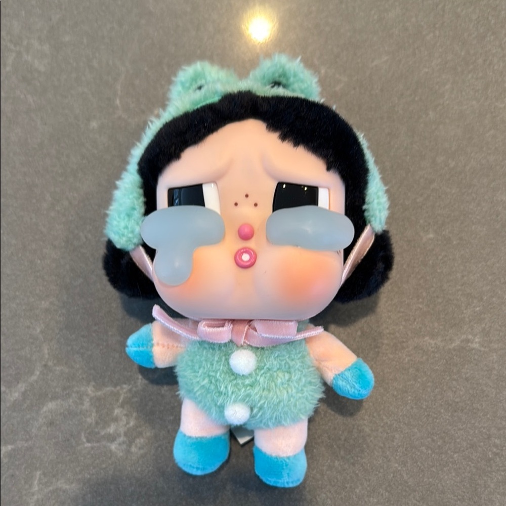 Popmart Crybaby